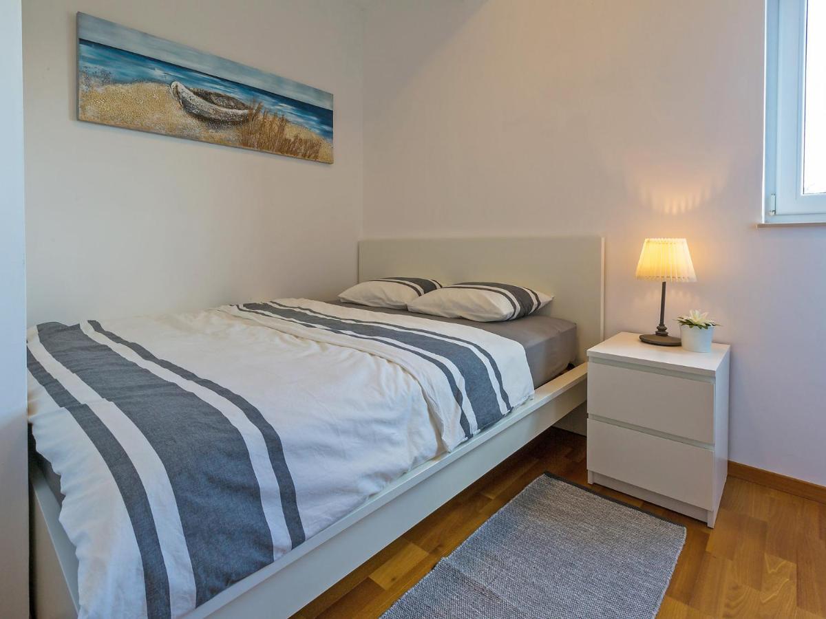 Apartment Cvit 1 By Interhome Klenovica Exteriör bild